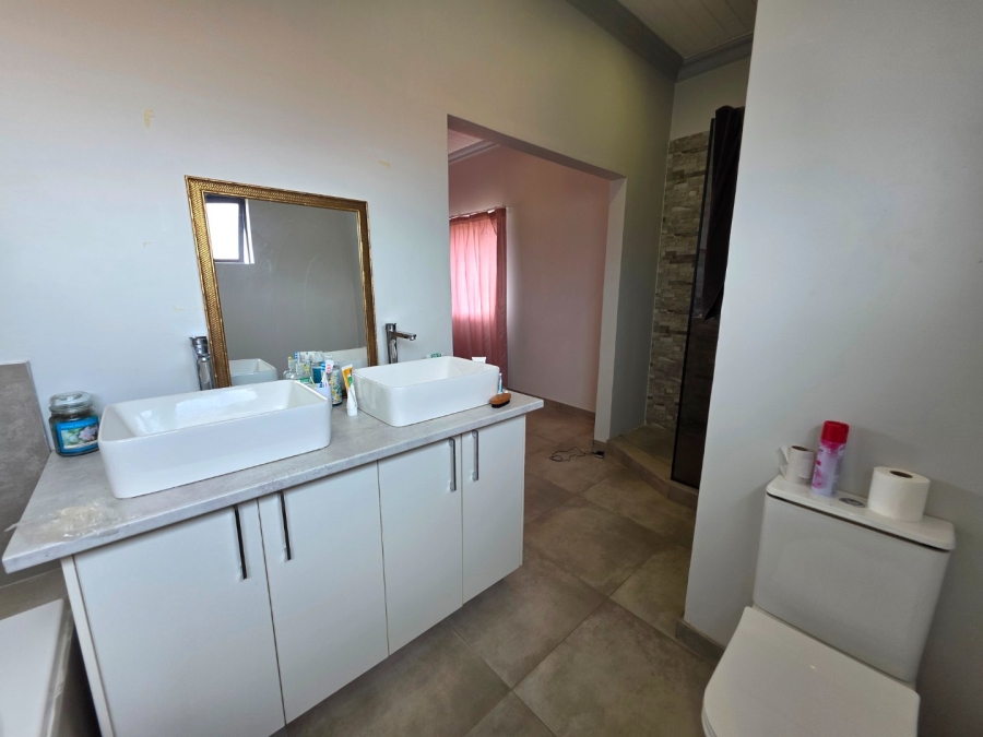 3 Bedroom Property for Sale in Wild Olive Estate Free State